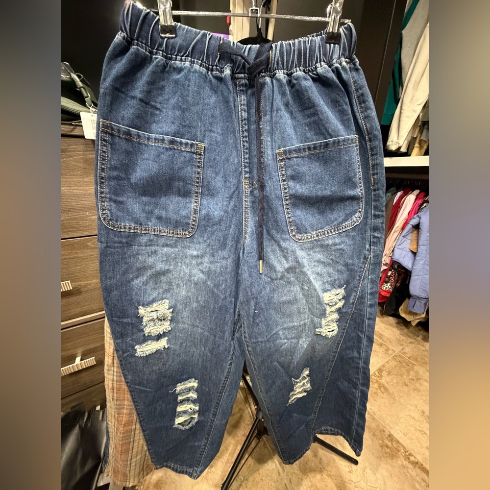 Blue velvet Relaxed Fit Distressed Denim Jeans